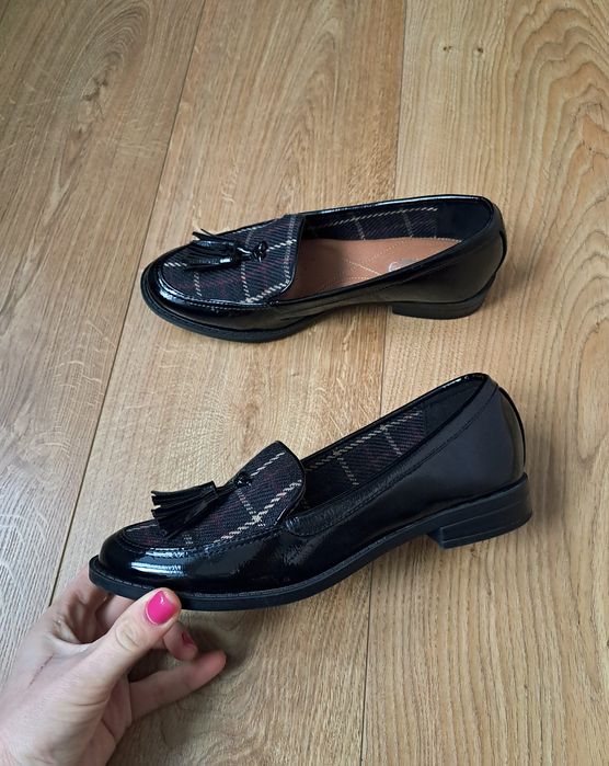 Женские чёрные лаковые туфли лоферы балетки