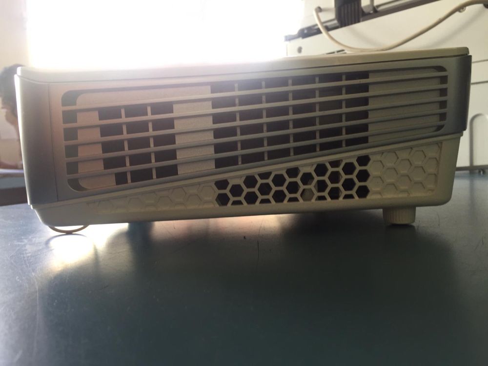 Projector benq w1070