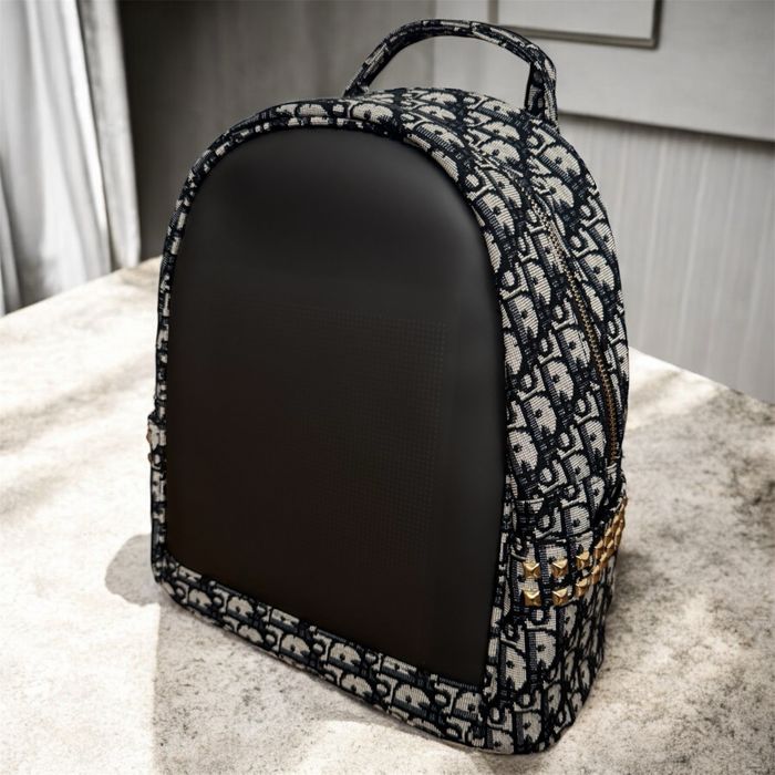 Стильний рюкзак з LED екраном