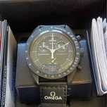 Omega x Swatch SO33B700: Snoopy i Nowy Księżyc