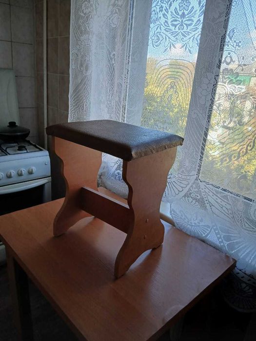 Кухоний стіл зі стільцями