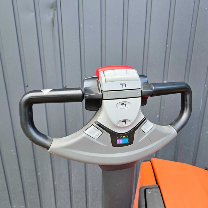Wózek widłowy paletowy elektryczny Toyota SWE 120L 2017r Gwarancja 1.4