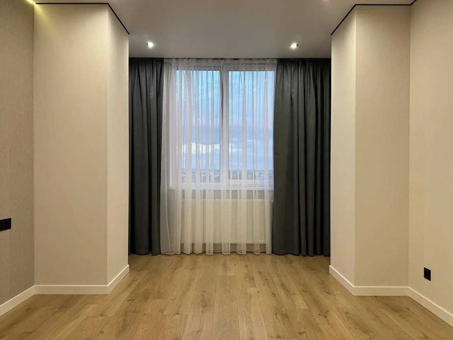 Шикарна двійка з кухнею-студією поблизу центру