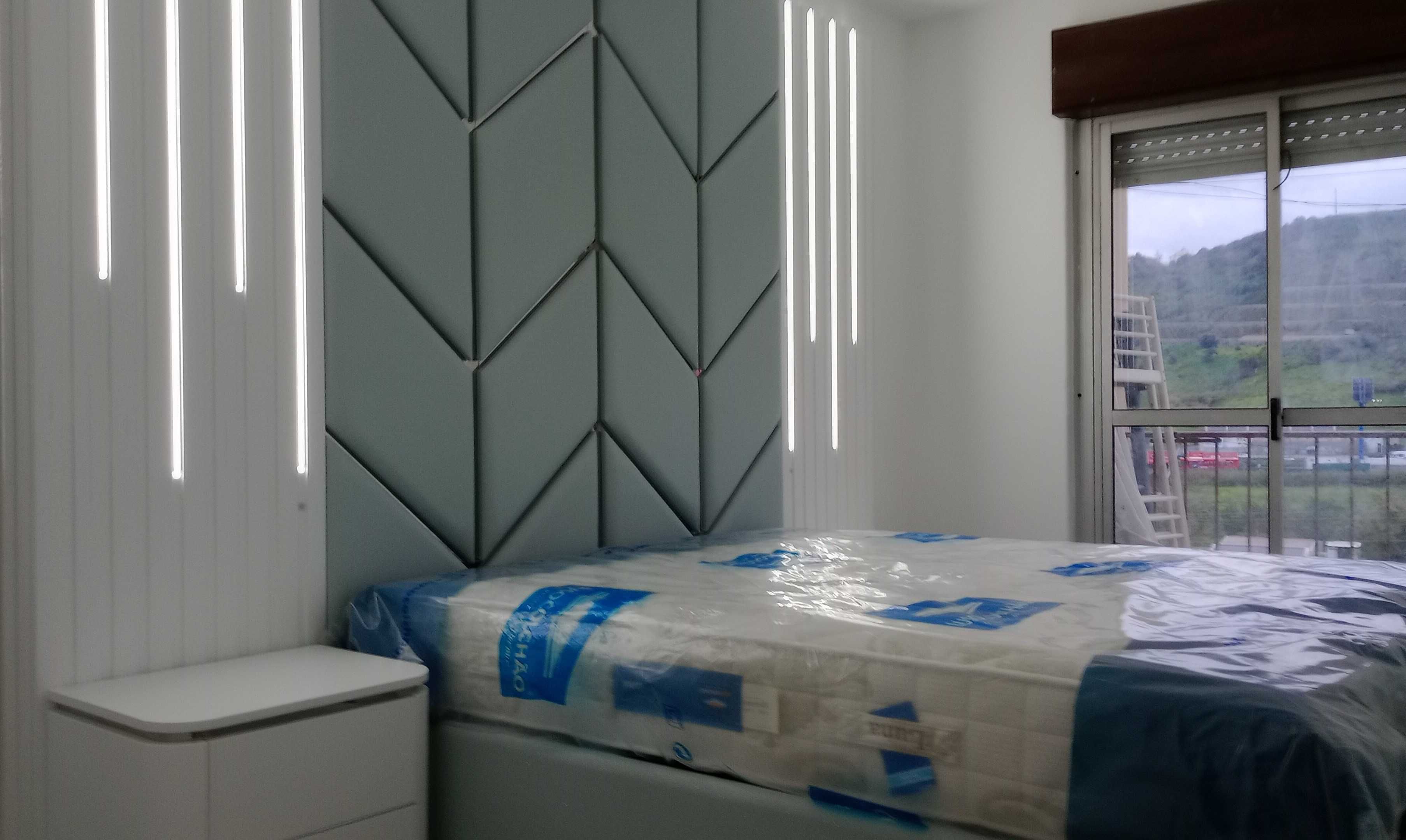 Cama Casal Estofada + mesas de cabeceira -  NOVO - FABRICA