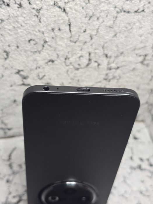 Tecno Spark 30c ідеал