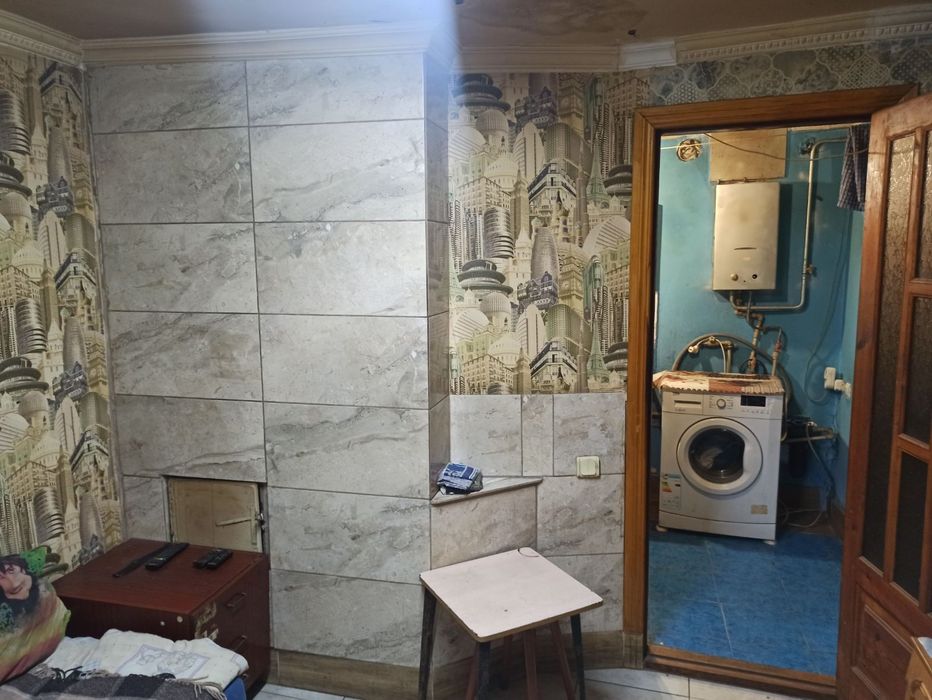 Продам 2 будинка в одному дворі з усіма зручностями..