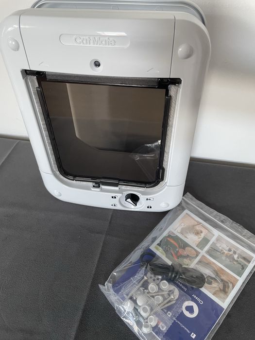 Drzwiczki dla kota z czytnikiem mikrochipów Closer Pets 360W