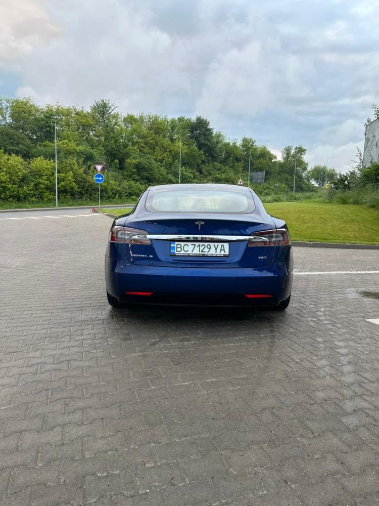 Tesla Model S 75D