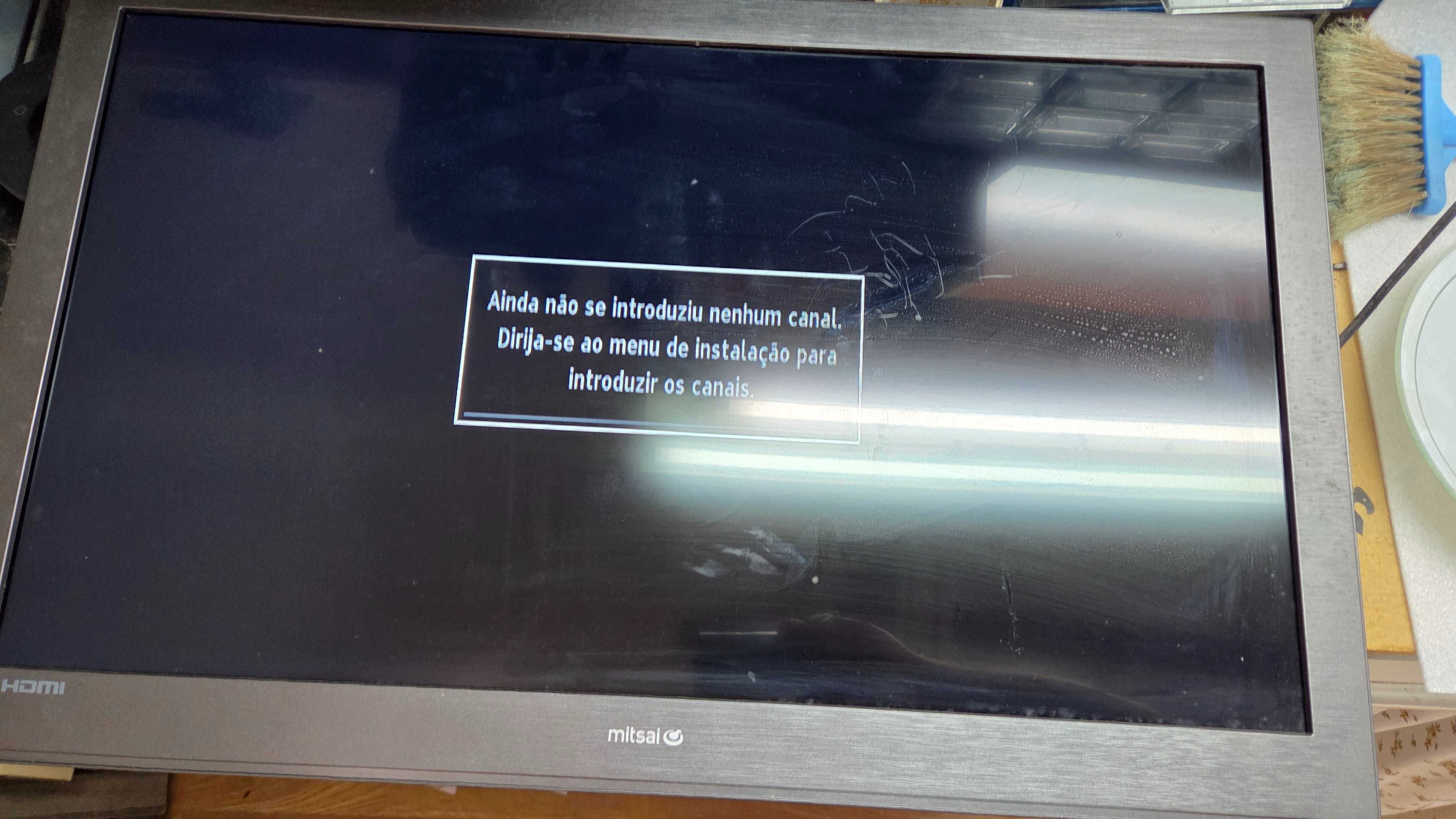 Televisão MITSAI 32" com avaria