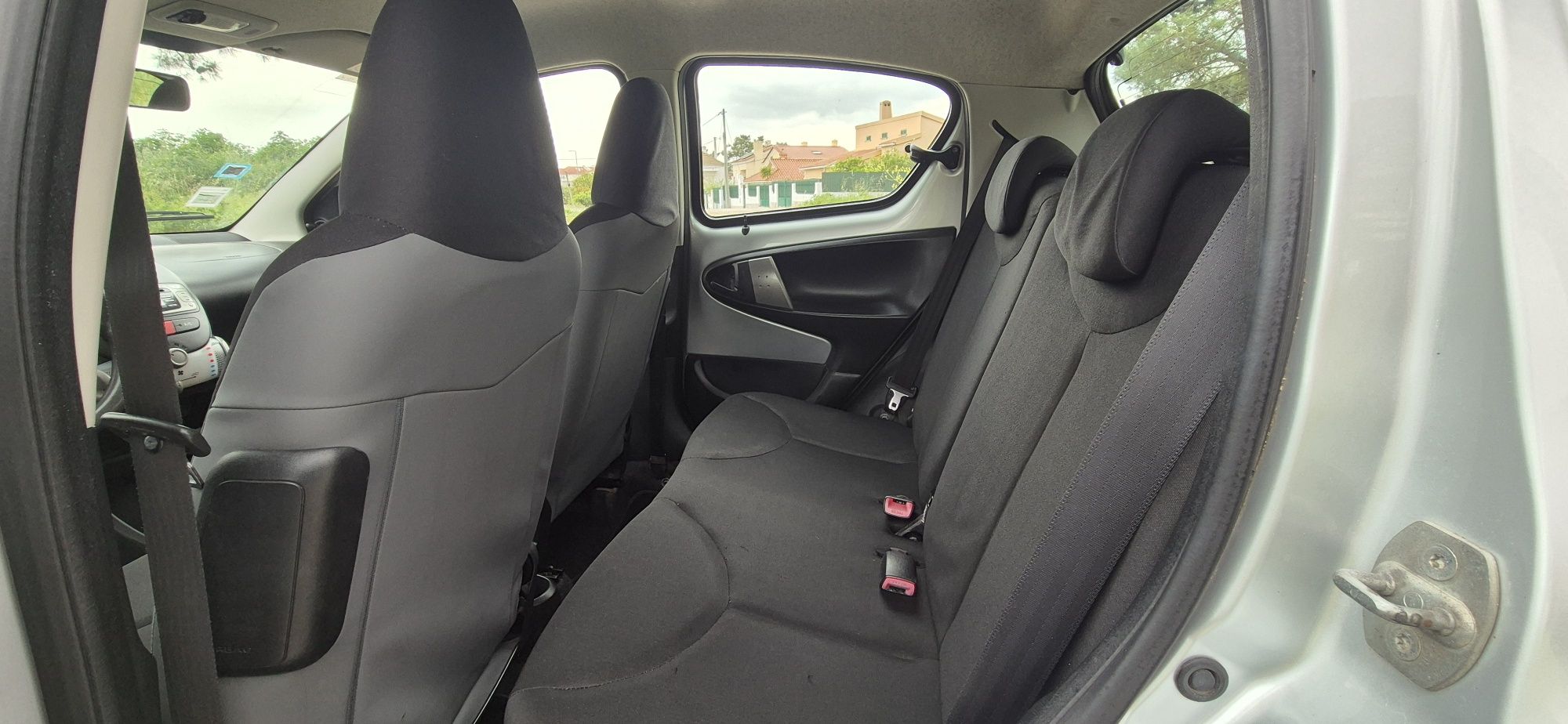 Toyota Aygo 1.0 5 Portas AC  de 2013 APENAS 81.000KM