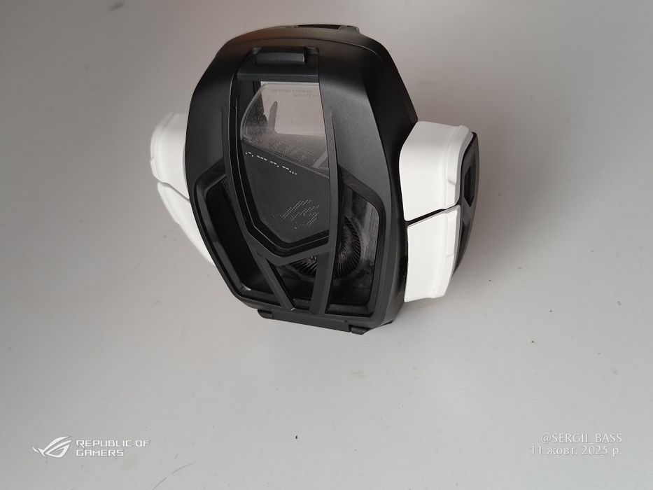 ASUS ROG AeroActive Cooler 7 + Оригінальний чохол до ROG Phone 7 Ultim