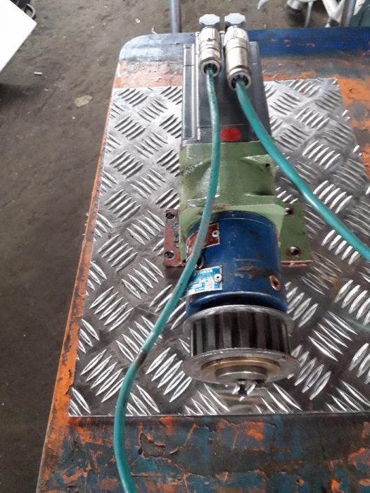 Silnik servo. Serwo motor. 1FT 5044 1Af71 4AA0. cnc przekładnia