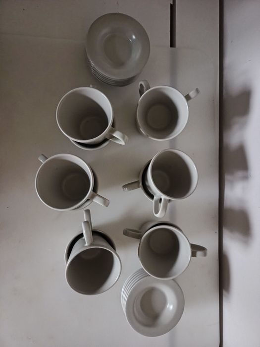 Filiżanki ze spodkami Ikea