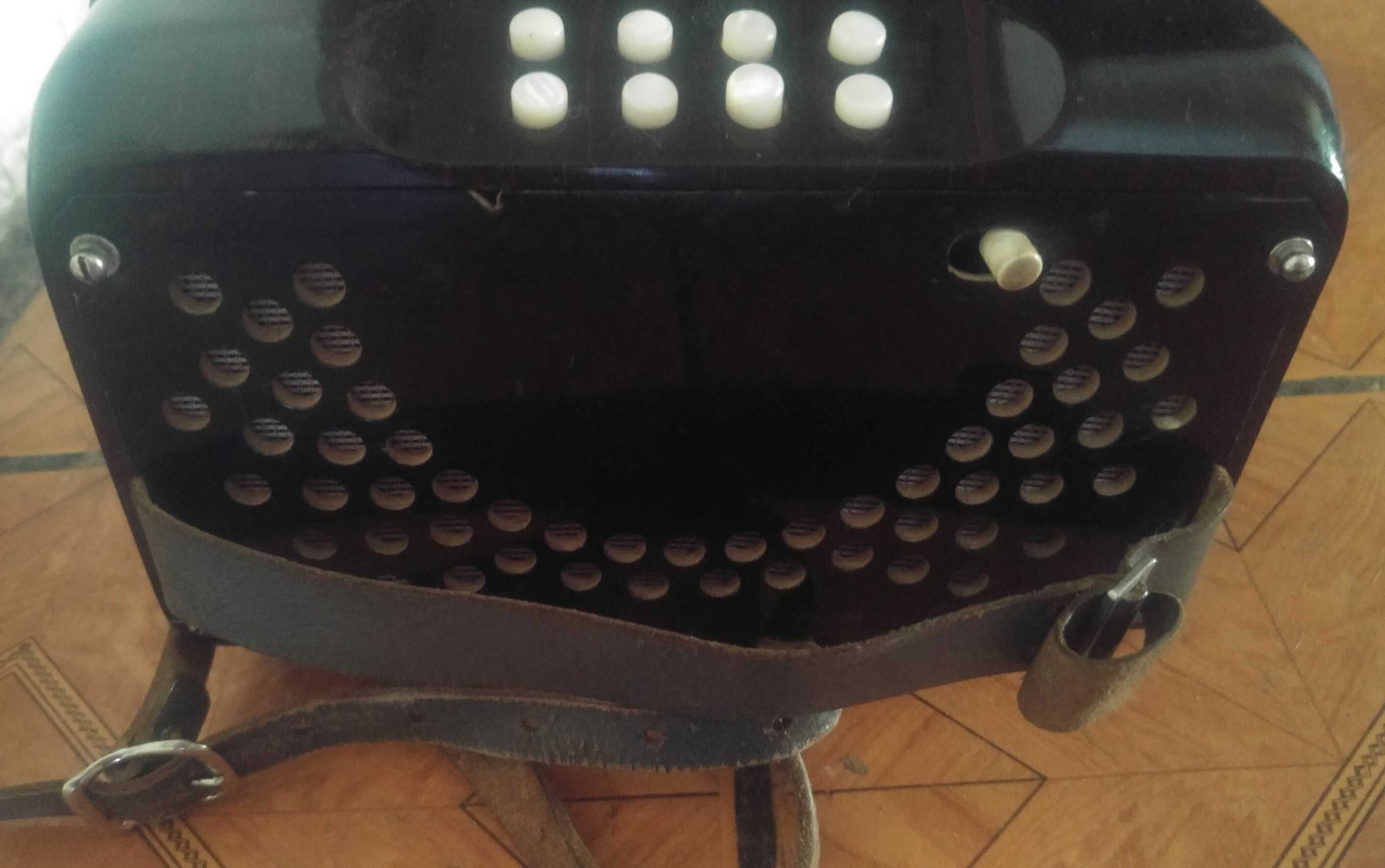 HOHNER HELIGONKA produkcji niemieckiej.