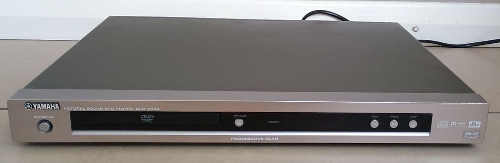 DVD/SACD програвач YAMAHA DVD-S550