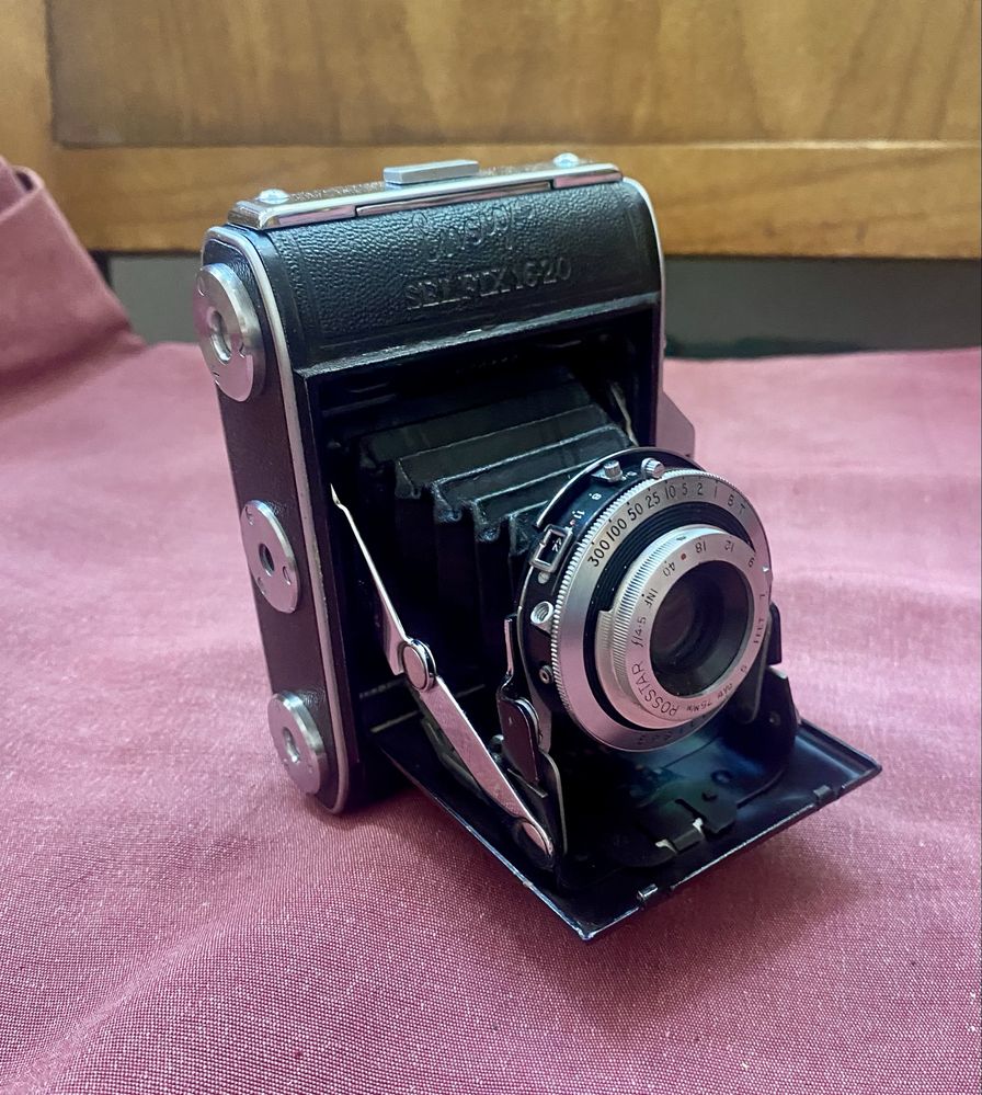 Camera Ensign Selfix 16 20