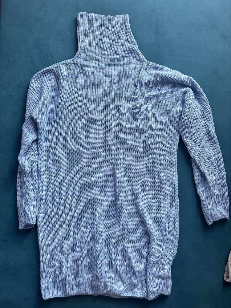 Віддам светр жіночий блакитний розмір С