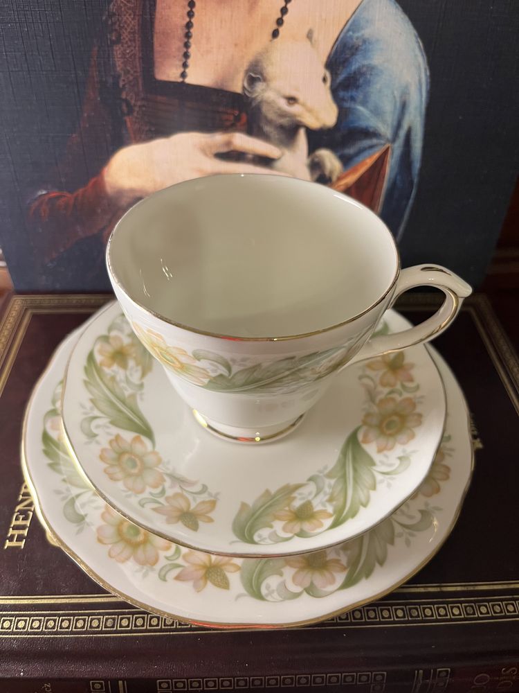 Elegancka Angielska Porcelana Duchess filiżanka mlecznik misa Vintage