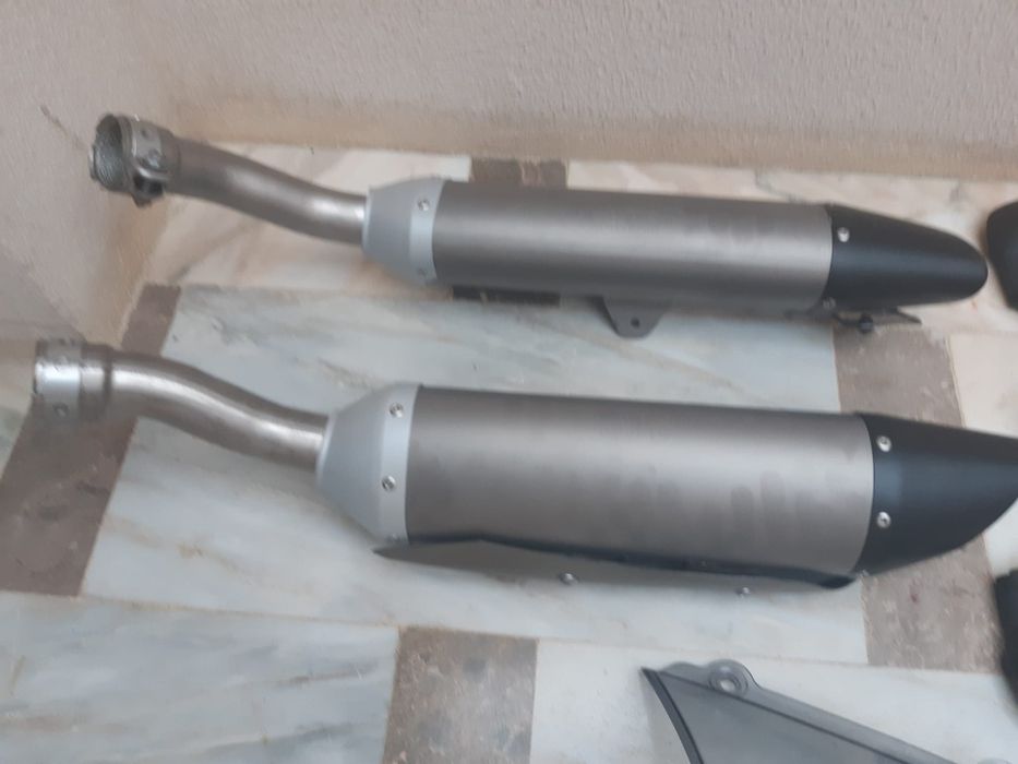 Escapes r1 originais