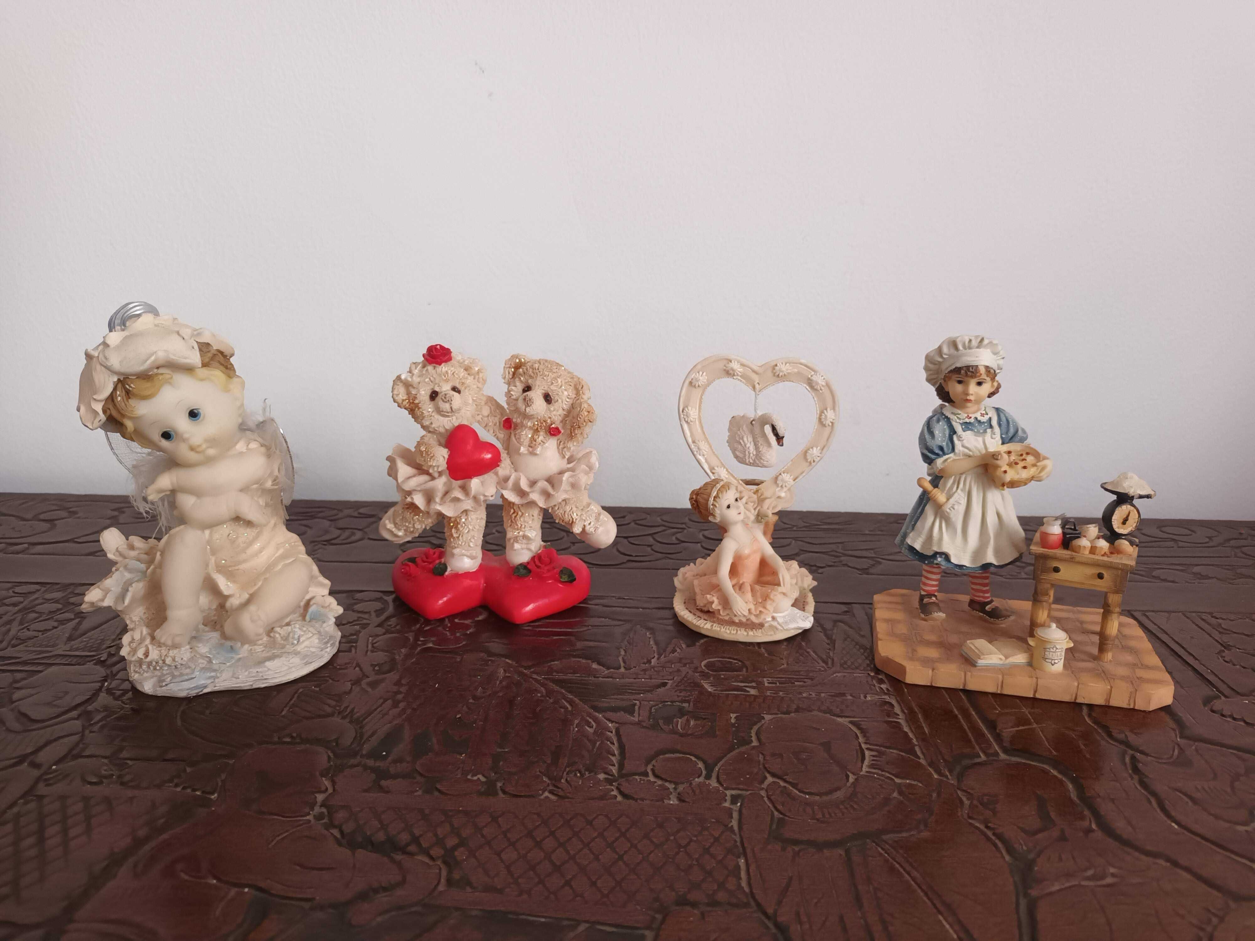 Peças decorativas em loiça e marfinite
