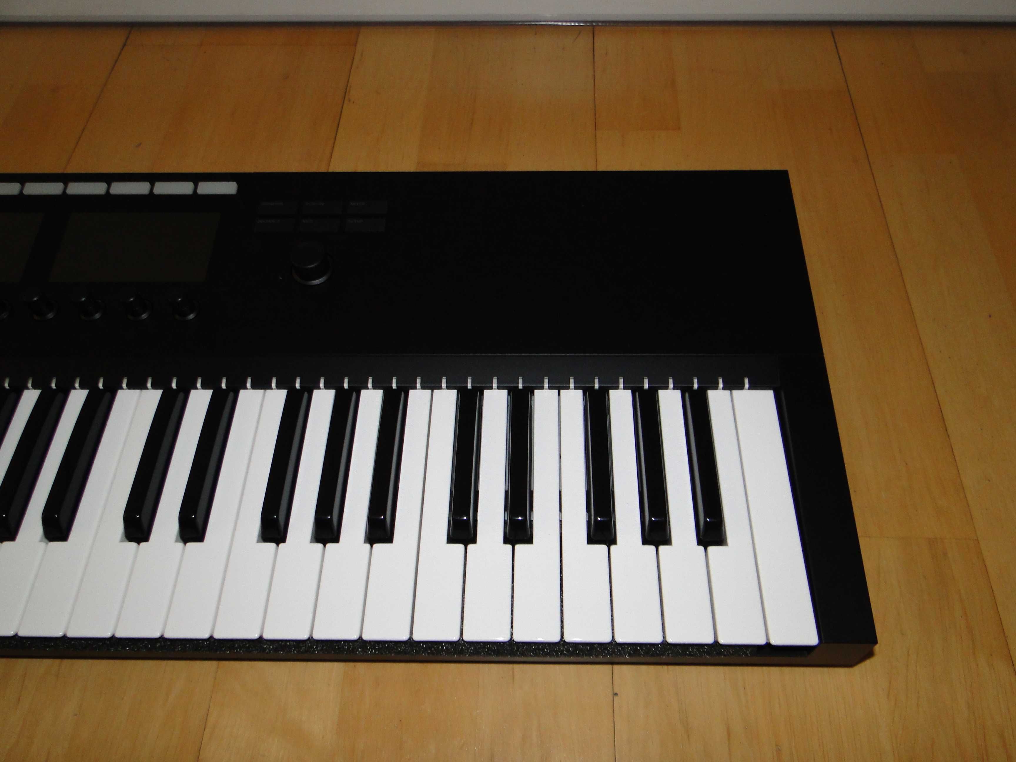 Zawodowa Klawiatura Sterująca Native Instruments Komplete Kontrol S61