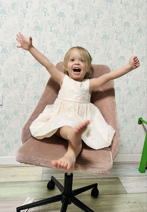 Святкова новорічна пишна плаття, на дівчку два роки