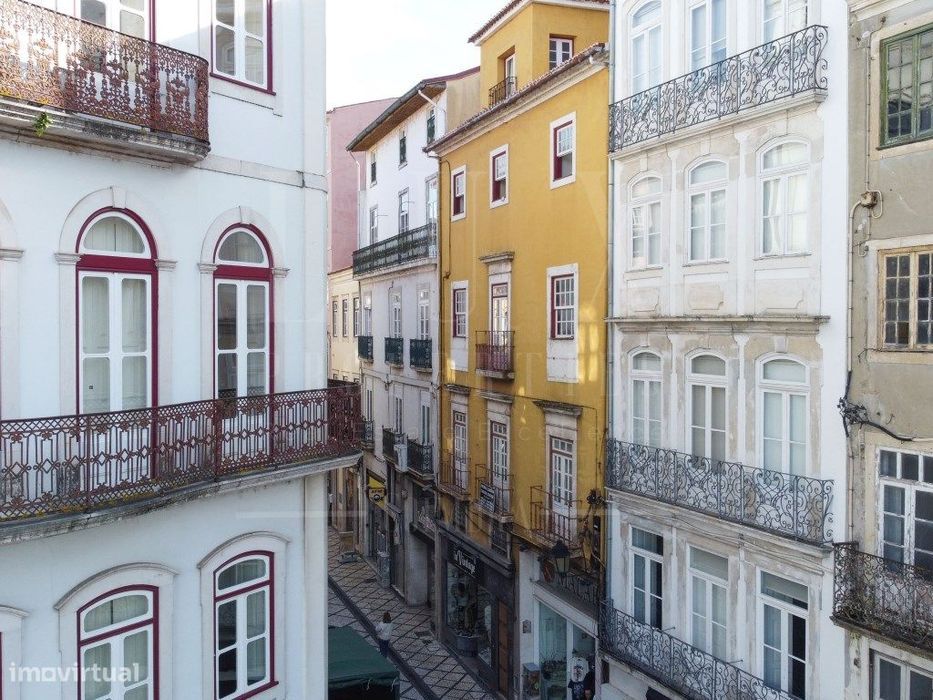2º e 3º Andar com Sótão | Rua Ferreira Borges, Coimbra
