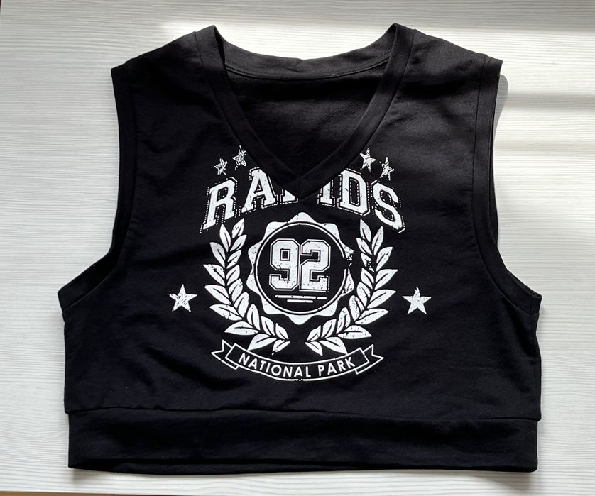 Топ без рукавів