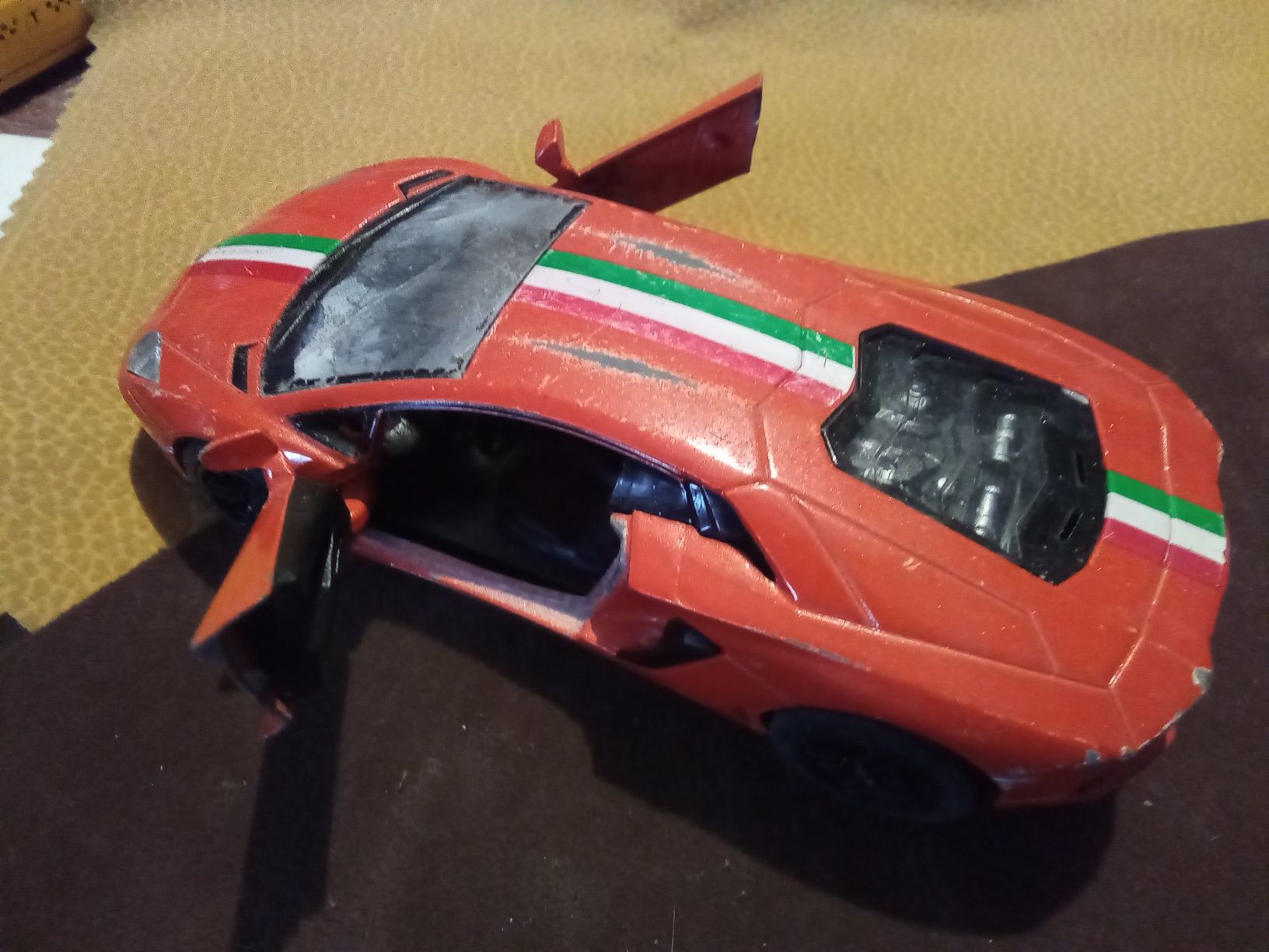 Lamborghini. модель 38 масштаб.
