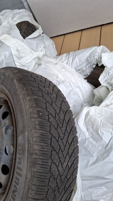 Opony zimowe 195/65 R15 , koła, felgi, kołpaki. Komplet 4szt.