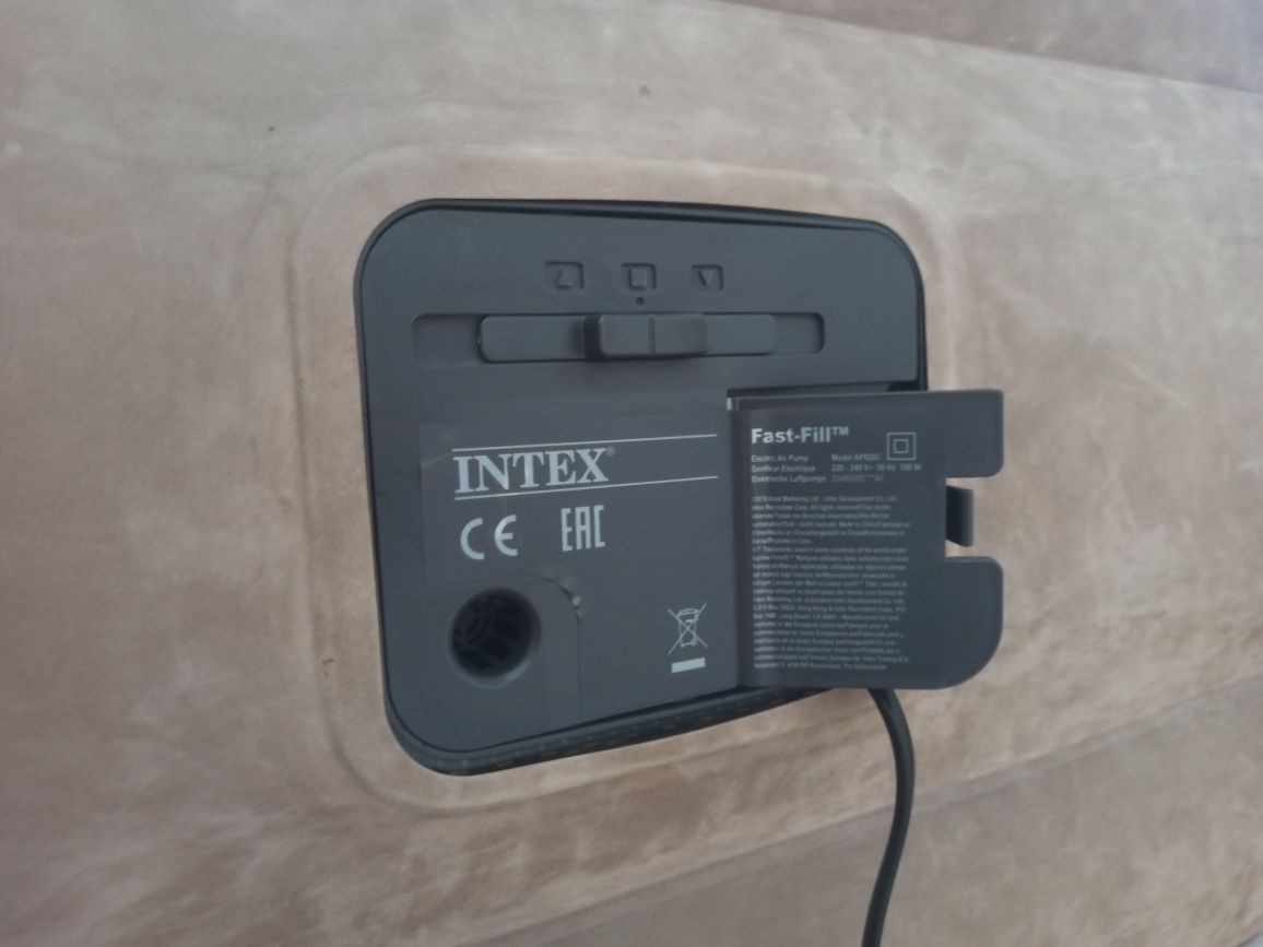 Надувная кровать intex двуспальная