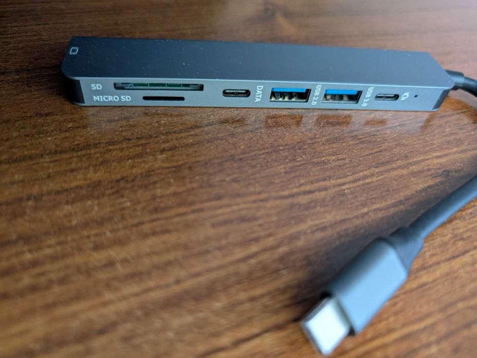 Hub + karabińczyki + paski