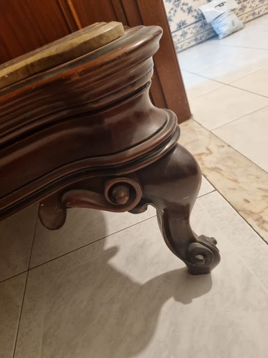 Vende se mesa de apoio de sala