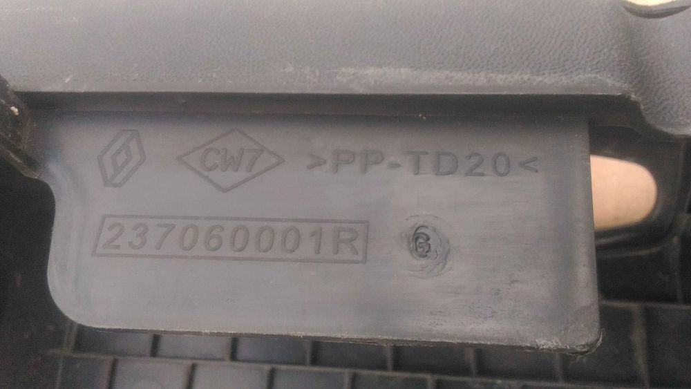 Кришка акумулятора Renault Megane III Scénic Grand III (JZ0, JZ1)  АКБ