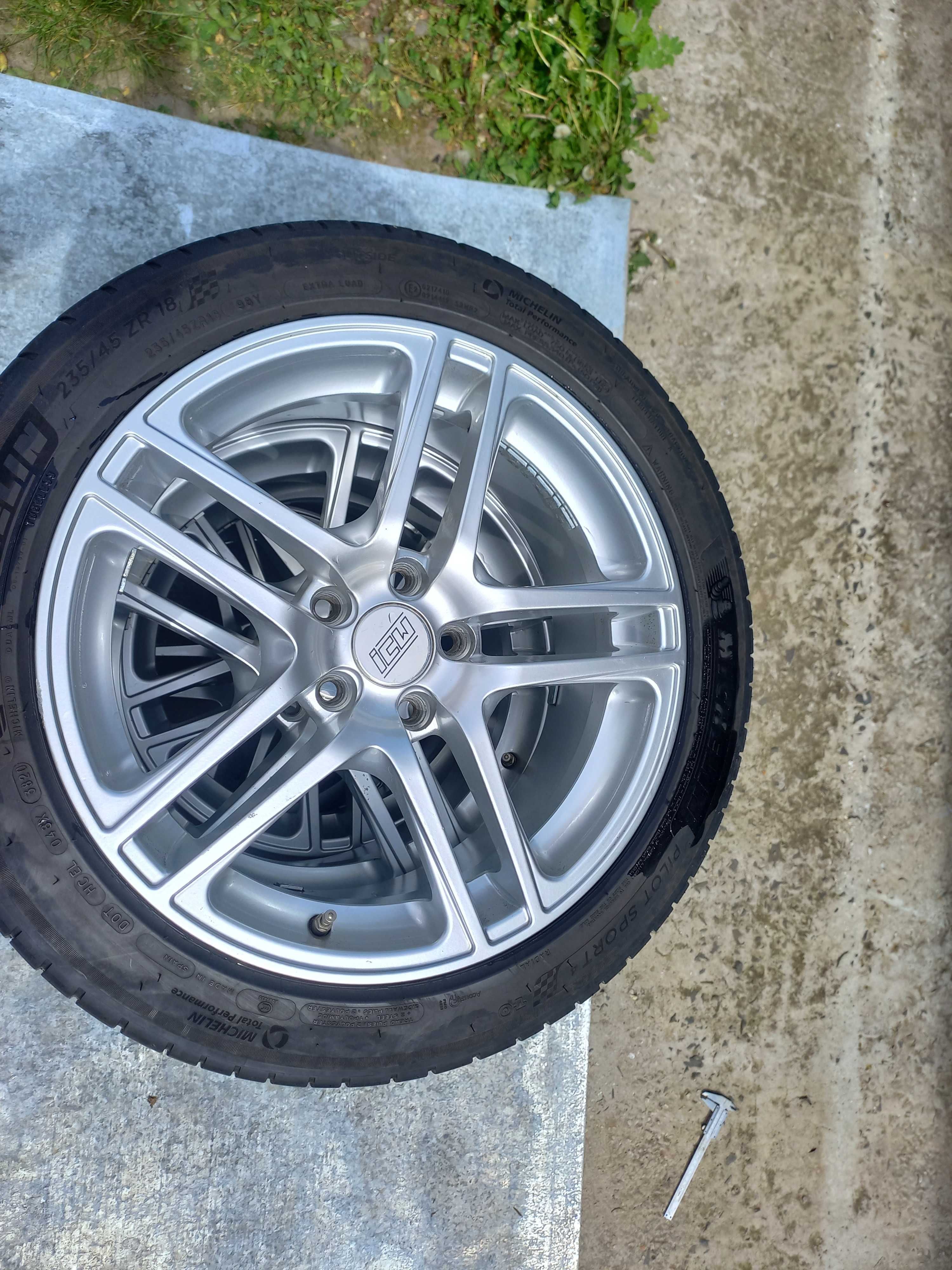 Колеса 235/45г18 michelin 8Jx18H2 ET45