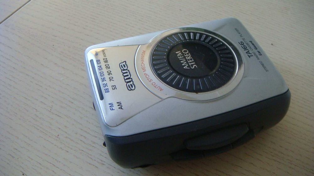 Кассетный плеер AIWA HS-TA166 FM AM Radio