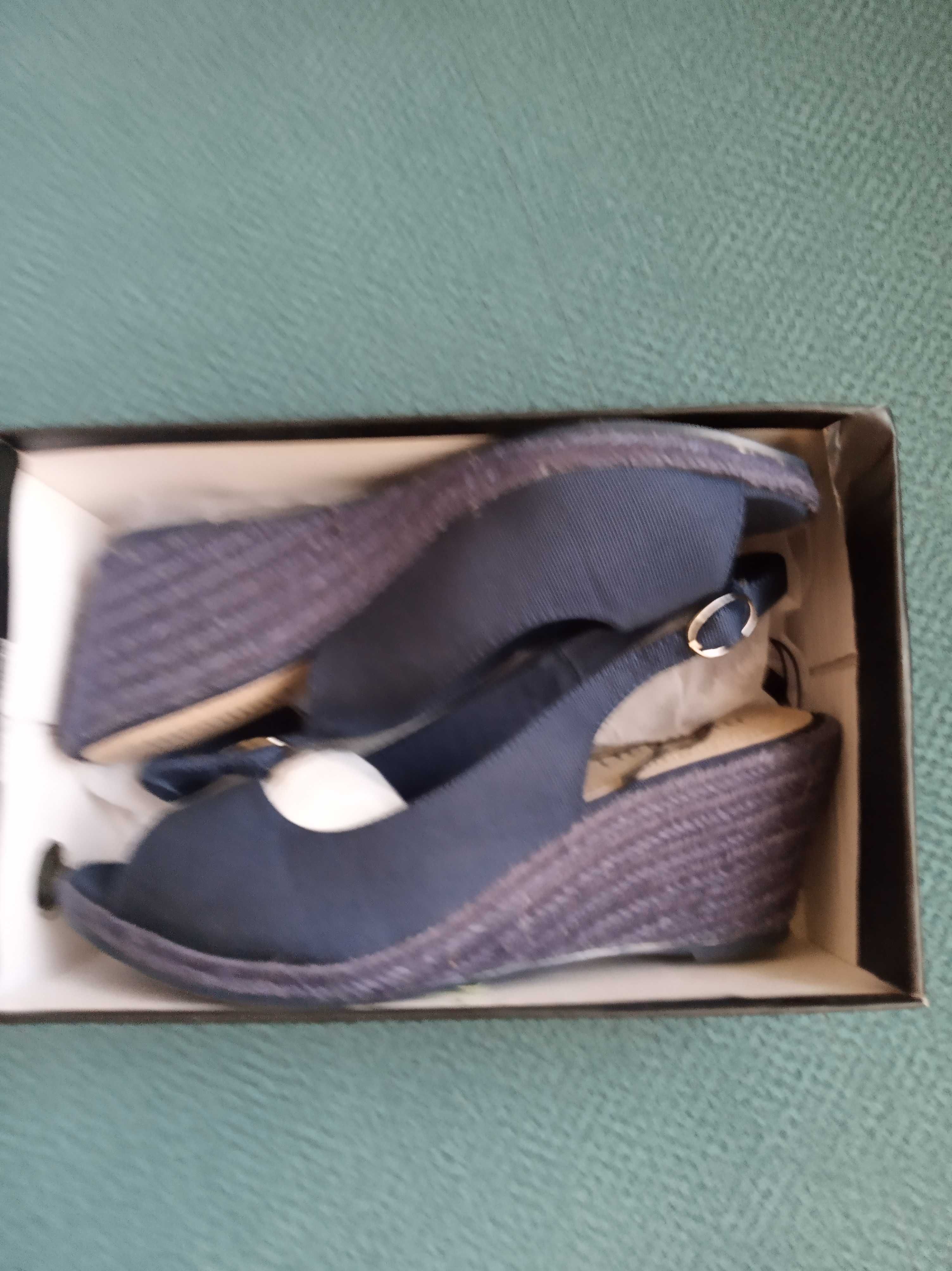 Letnie granatowe sandały buty damskie na koturnie Monnari r. 38 NOWE