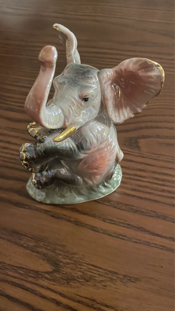 Słoń z porcelany na szczęście