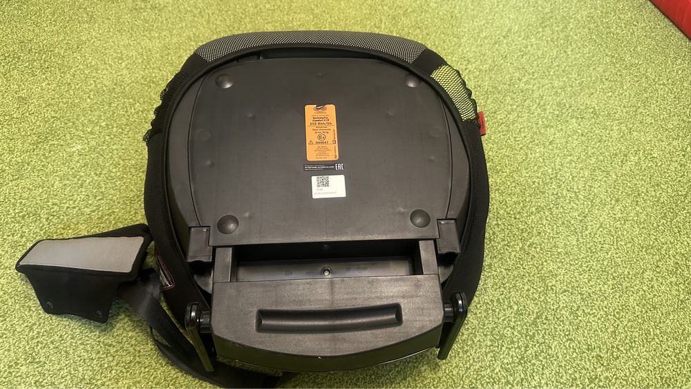 Детское автокресло-бустерHeyner SafeUpFix Comfort XL 22-36 кг, 6-12 ле