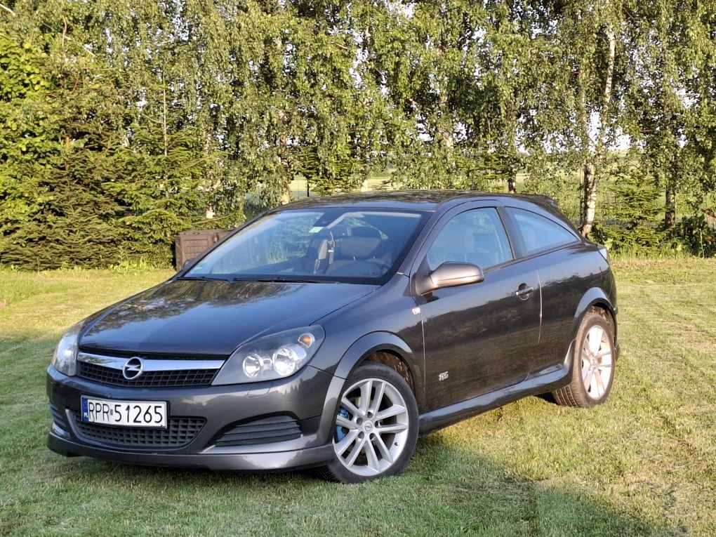 Opel Astra H GTC 1.6 , OPC Line