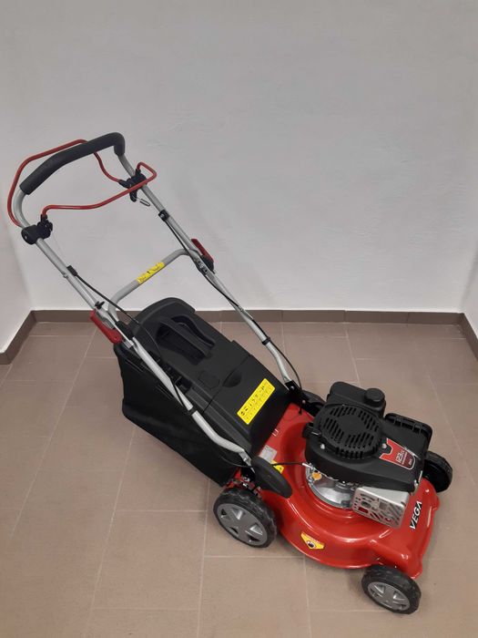 Kosiarka spalinowa z napędem Grass Vega WR65763AK LONCIN 123cm3 40cm