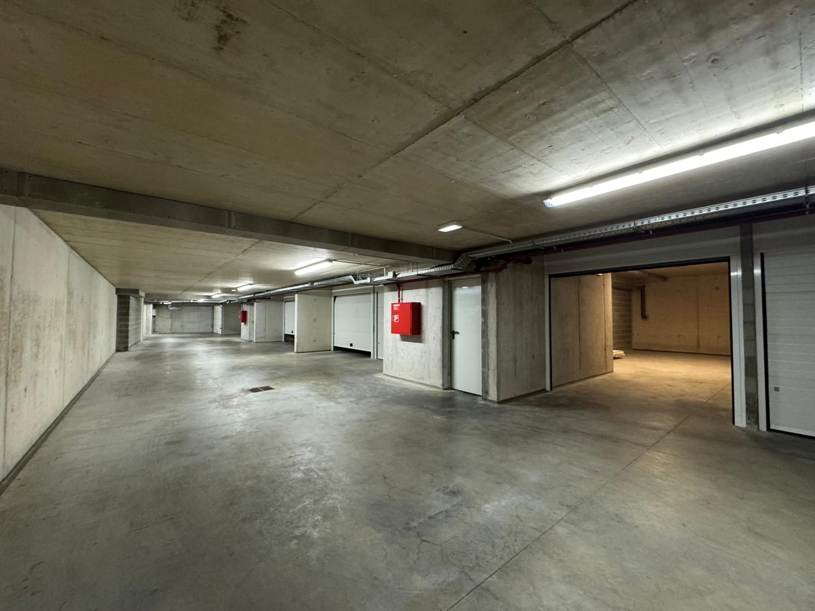Garagem  para arrendamento  em Cepaes