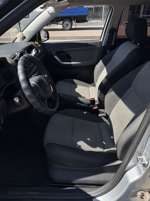 Авто skoda fabia 2011 1.2