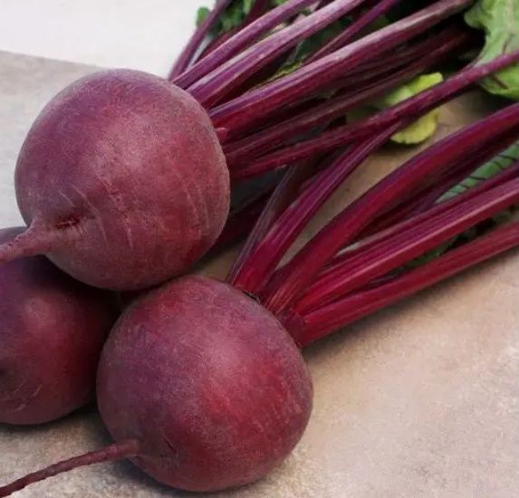 Продається картопля, буряк морква, і цибуля.