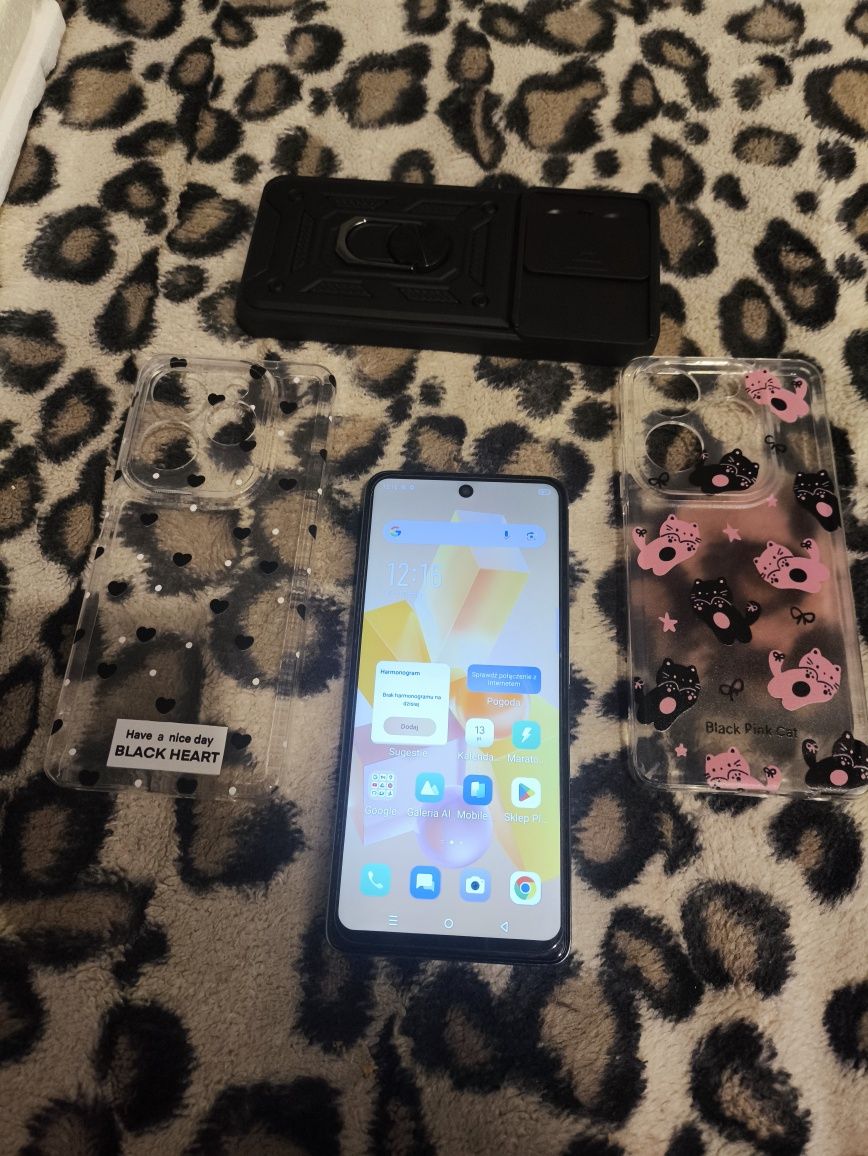 Infinix hot 40 pro z zestawem akcesoriów