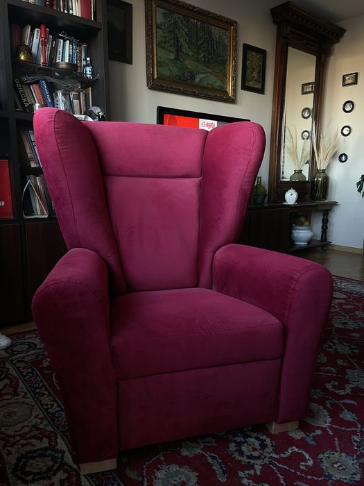 Piękny wygodny fotel