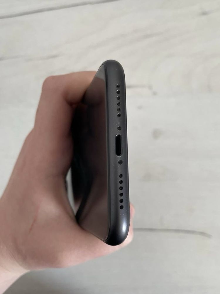 Apple iPhone 11, 256 gb, 83%