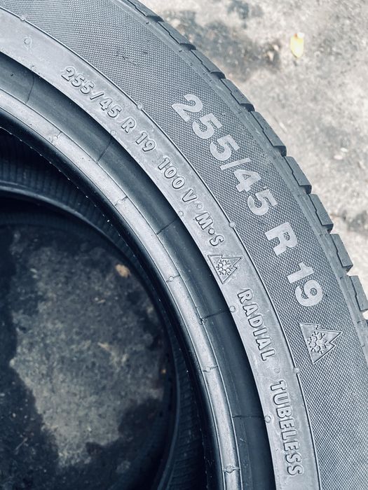 255 45 19 Continental TS 830 85%