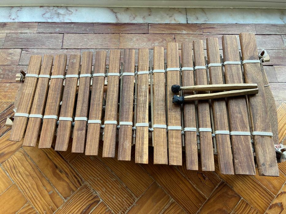 Balafon (parecido com o xilofone)