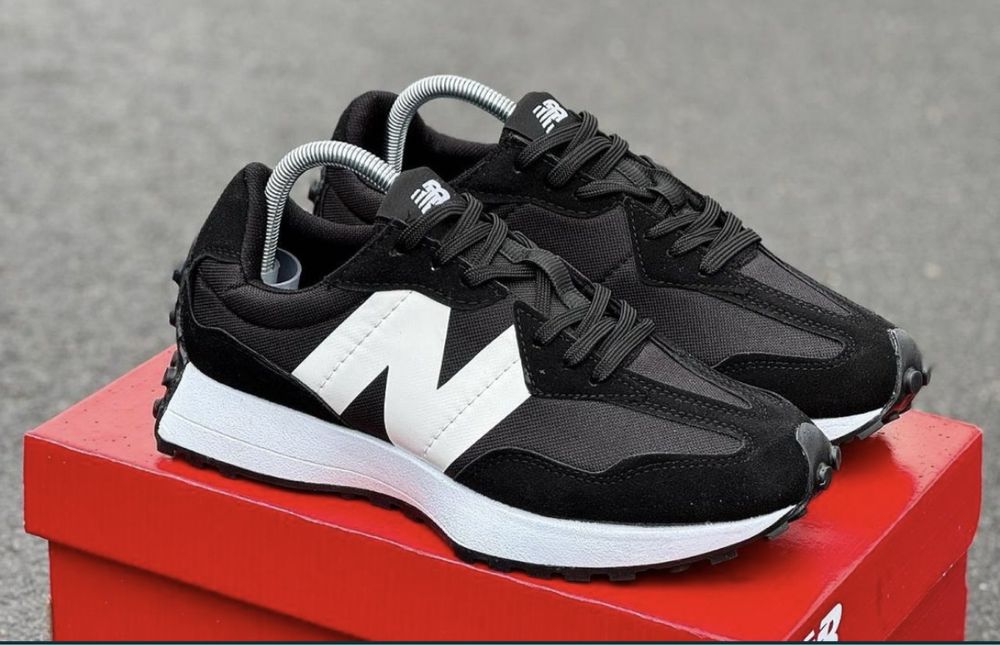 Кросівки чоловічі New Balance 327 Black White.